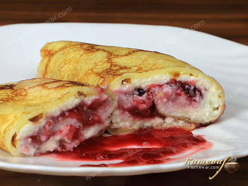 Pancakes with cottage cheese and raspberries – recipe photo,baked