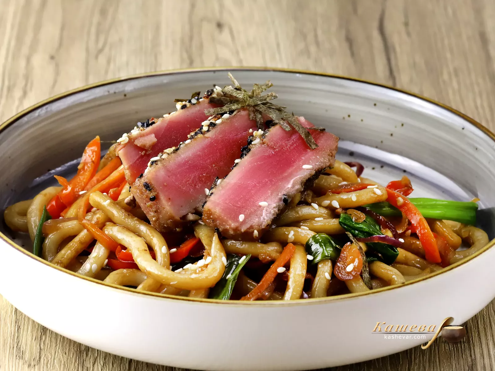 Тунець з удоном та овочами – покроковий рецепт з фото, японська кухня
