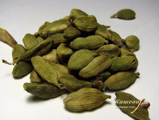 Aromatic cardamom pods
