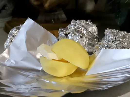 Preparing and baking the potatoes