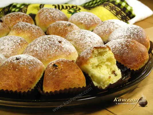 Булочки з родзинками – рецепт з фото, українська кухняя