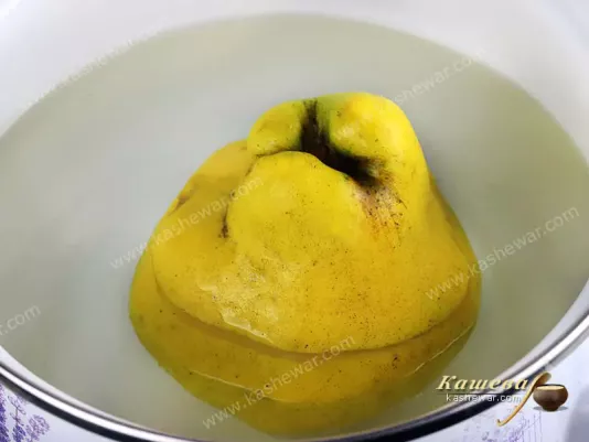 Quince in water