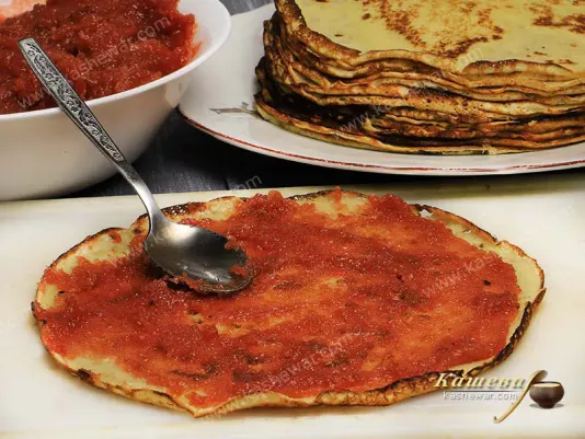 Pancakes with marmalade
