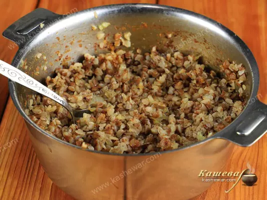 Buckwheat with fried onions