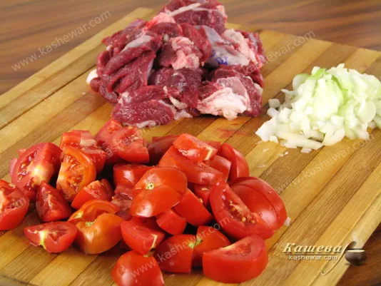 Lamb, tomatoes and onions