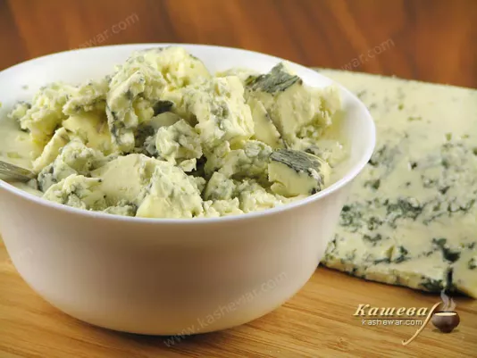 Blue cheese for Blue cheese sauce
