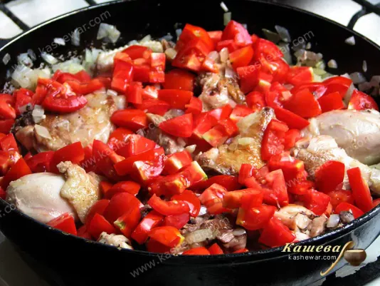 Chopped tomatoes and chakhokhbili