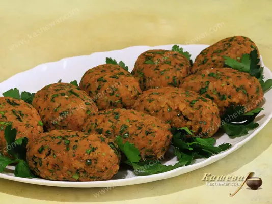 Lentil cutlets with bulgur