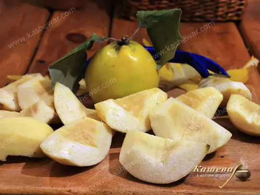 Quince cut for dessert