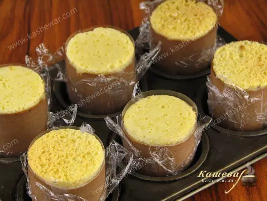 Molding coffee dessert