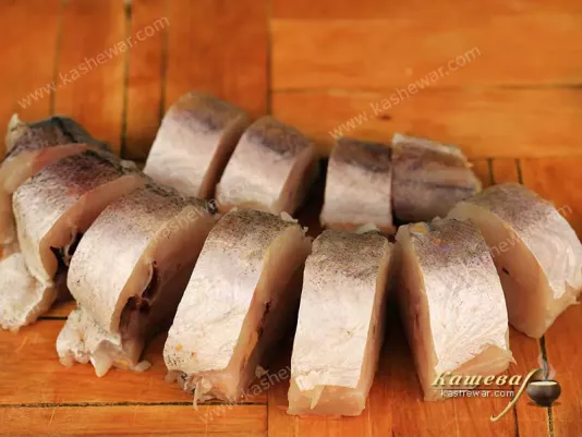 Chopped merluza