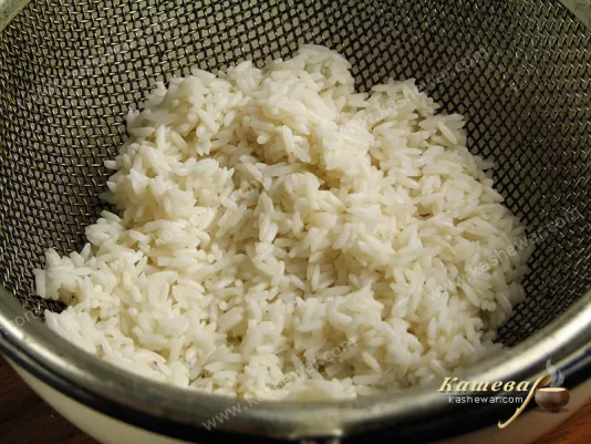 Preparing rice for dim sum