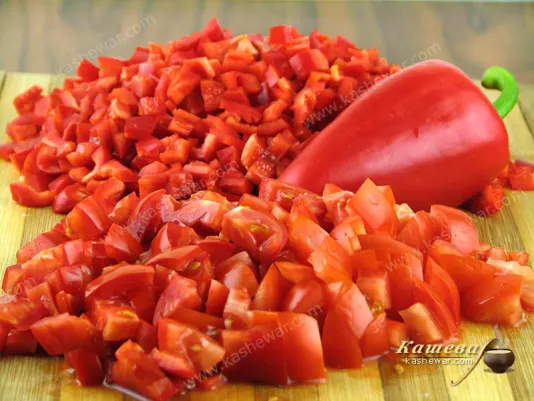 Sliced peppers and tomatoes