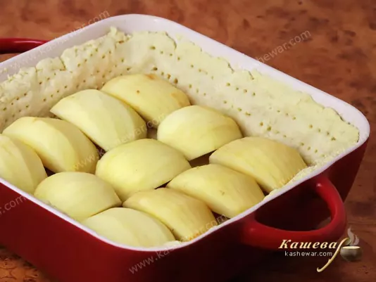 Корж пирога з яблуками