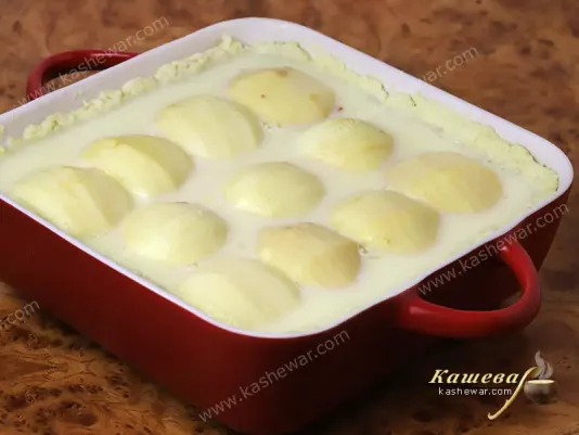 Рідка начинка у яблучному пирозі