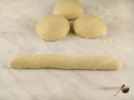 Forming Epi from dough rope