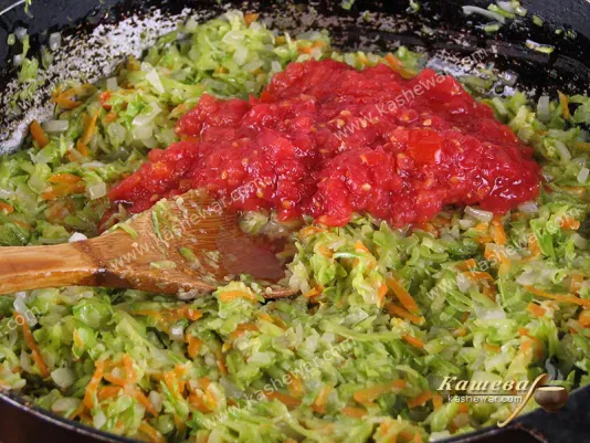 Add tomatoes to vegetables