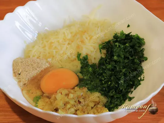 Cooking minced meat for zucchini
