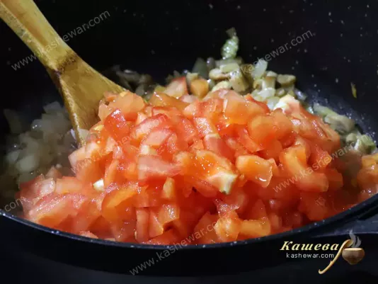 Finely chopped tomatoes