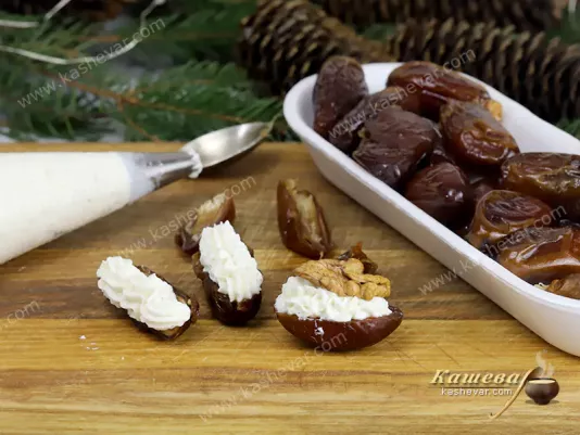 Dates stuffed with mascarpone and nuts