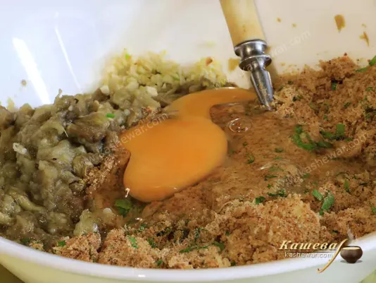 Baked eggplant and breadcrumbs mix