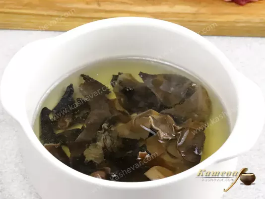 Грибы муэр замоченные в воде