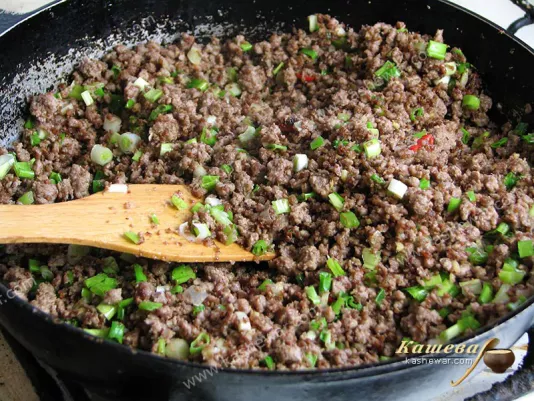 Fried minced meat with herbs