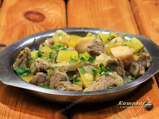 Boiled beef with quince and pumpkin