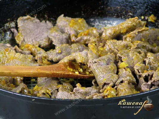 Beef in curry sauce