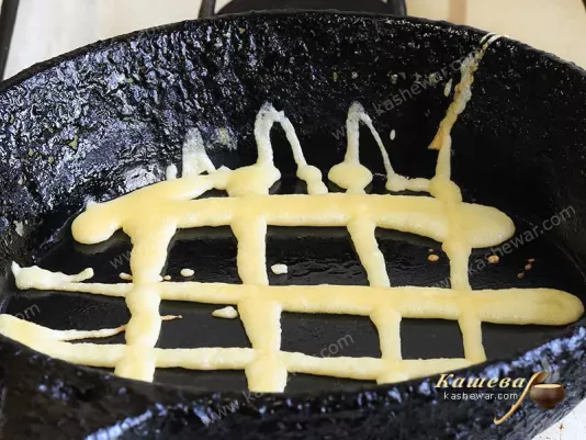 Openwork omelet