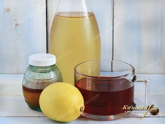 Ingredients for a pomegranate cocktail