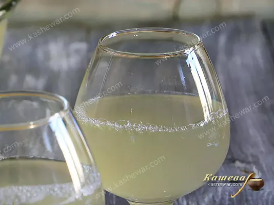 Ginger lemon ale