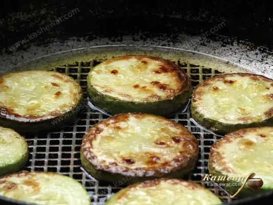 Frying zucchini in a pan