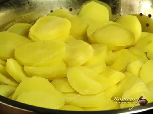 Pre-cooking potatoes