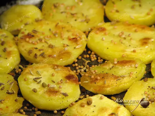 Roasted potatoes with herbs and spices