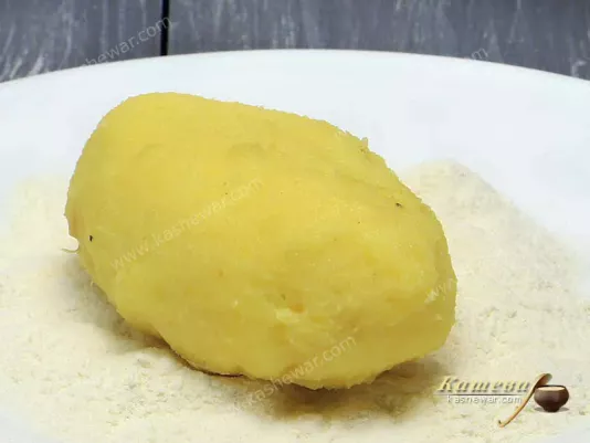 Potato pies with cabbage