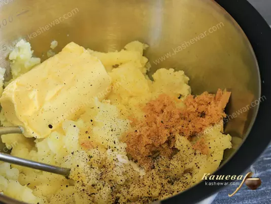 Картопляне пюре з хріном та вершковим маслом