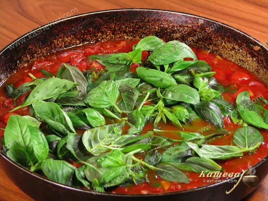 Adding basil to tomato ketchup