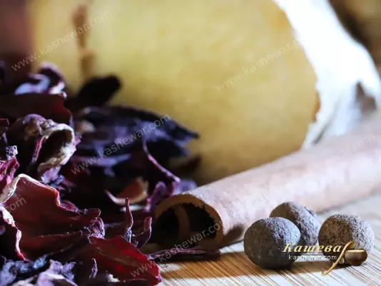 Spices for hibiscus tea