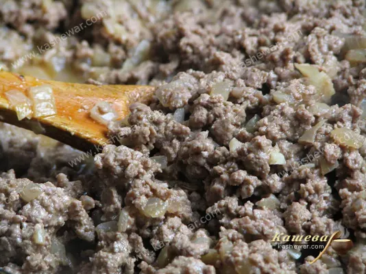 Frying minced meat