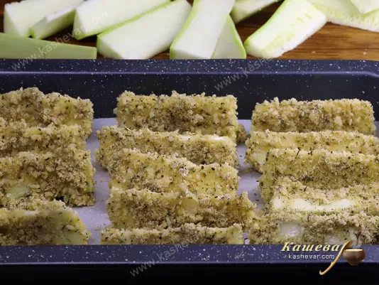 Zucchini in breadcrumbs and egg