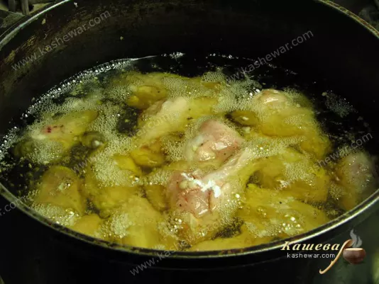 Обжаривание куриных крыльев