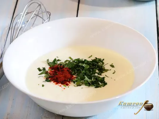 Yogurt with herbs and paprika