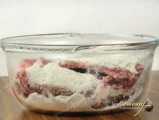 Salting pork ribs