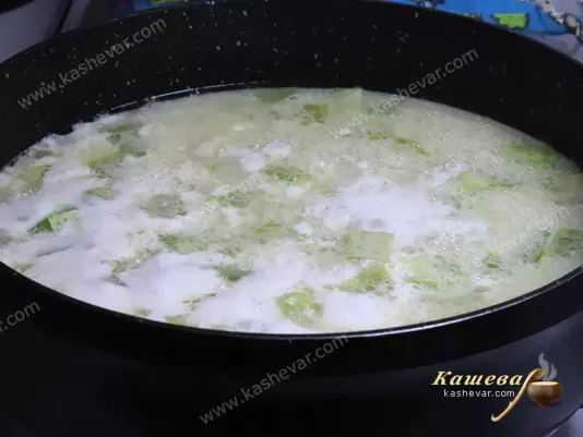 Broth with vegetables