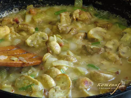 Mushrooms in chicken broth