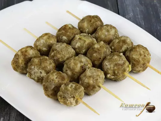 Chicken meatballs on skewers