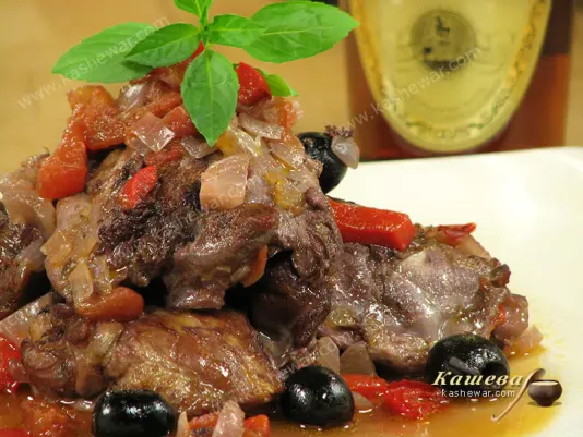 Chicken with olives and peppers