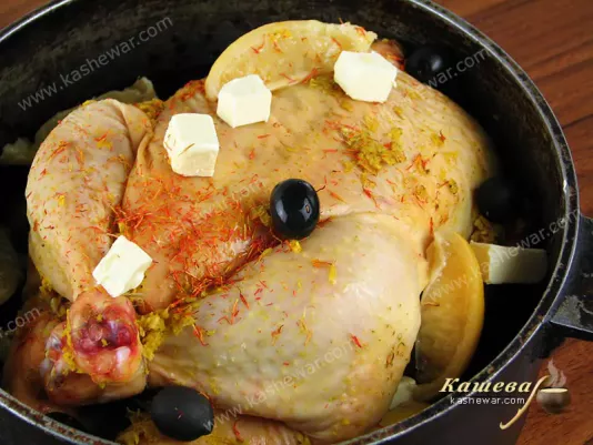 Preparing chicken for stewing