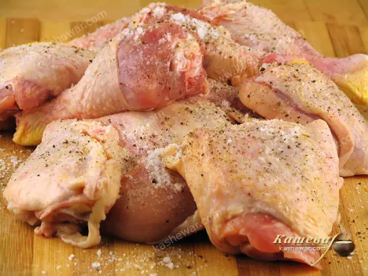 Marinating chicken